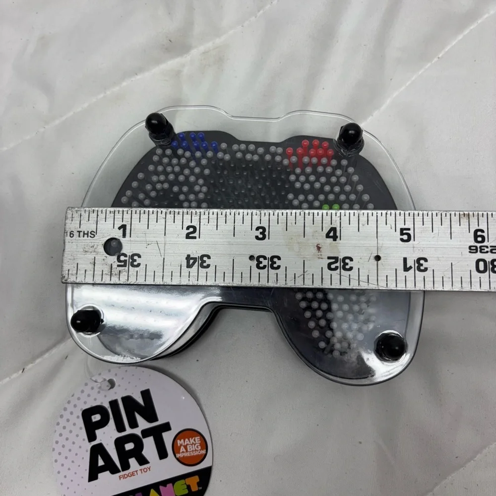 TOYPLANET NWT Pin Art 3D Nail Sculpture Gaming Controller Toy for Kids